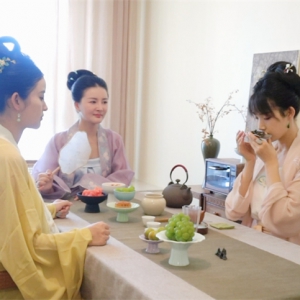 贵阳油画&茶空间：喝茶10年 余生爱茶